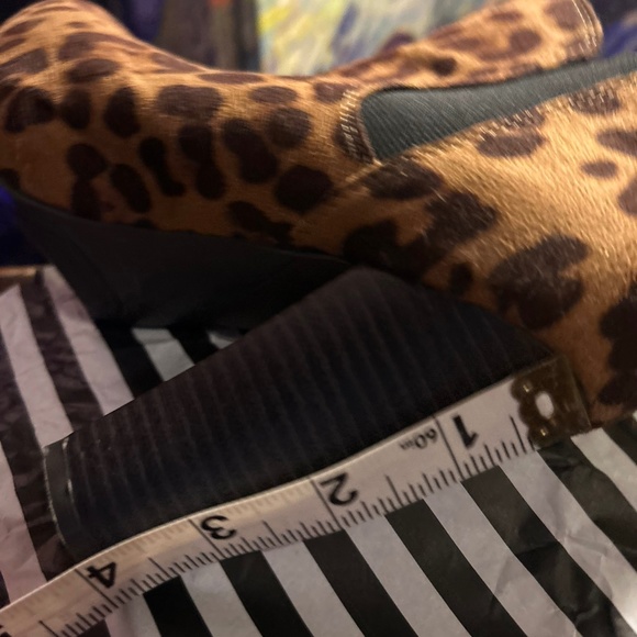 Madden Girl size 6 leopard ankle heeled boots - Picture 4 of 4